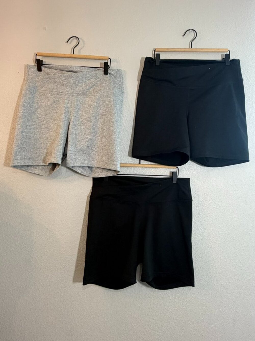 3 PACK Old Navy CloudComfy Extra High-Rise Biker Shorts Size XL 2 Black/1 Gray